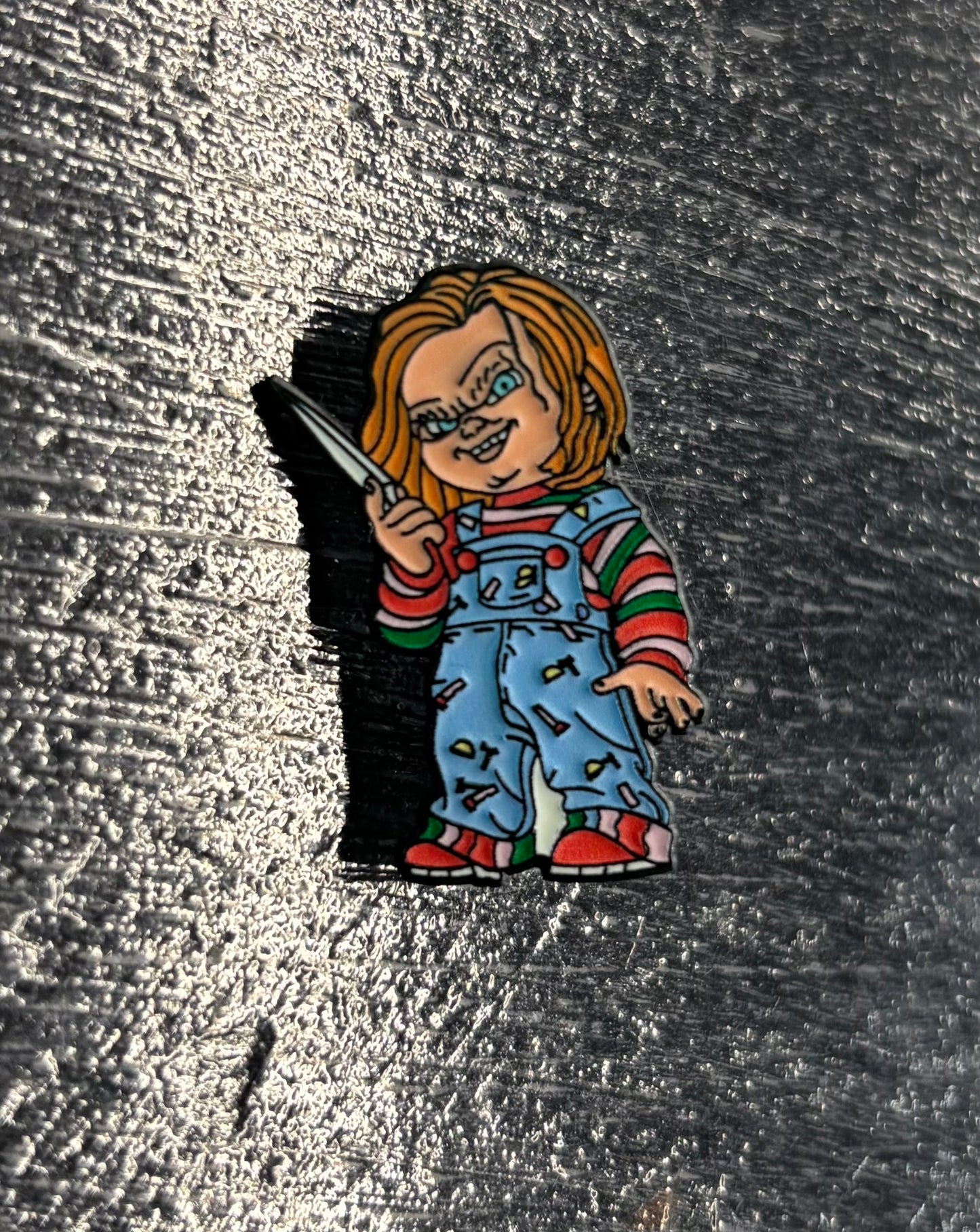 Chucky with knife - pin