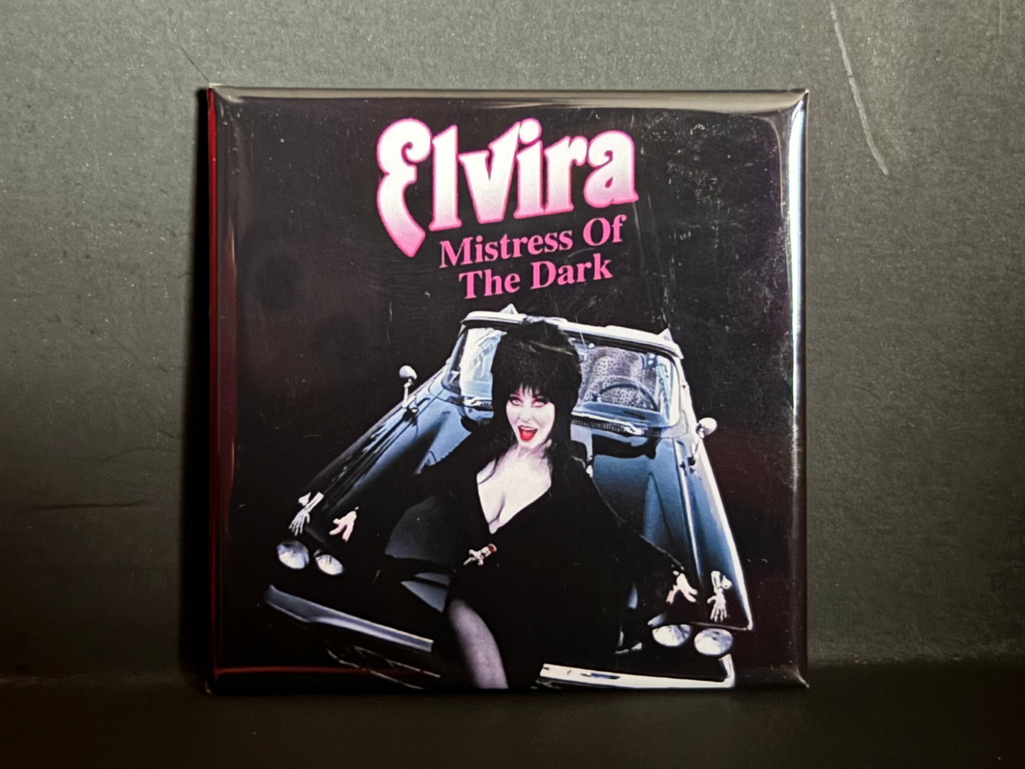 Elvira - magnet