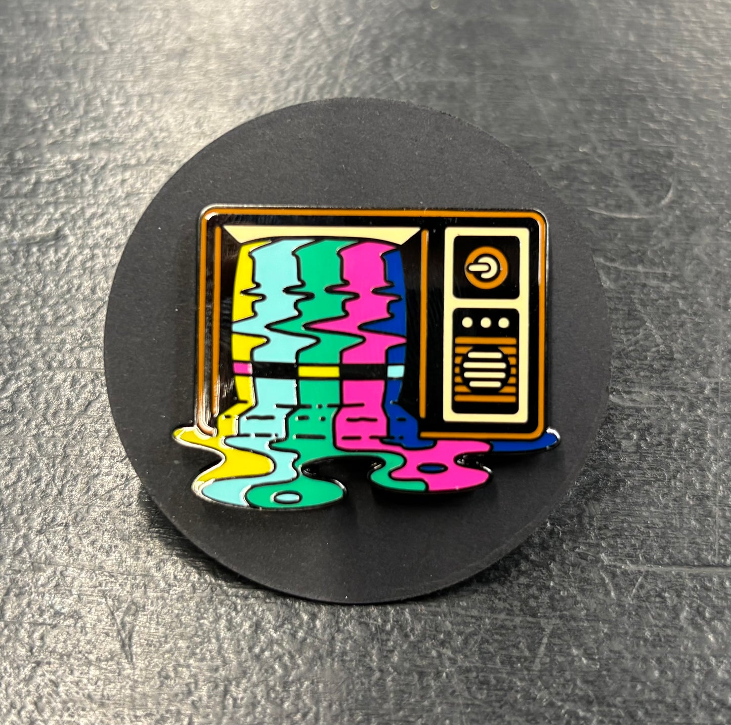 Melting TV - Pin