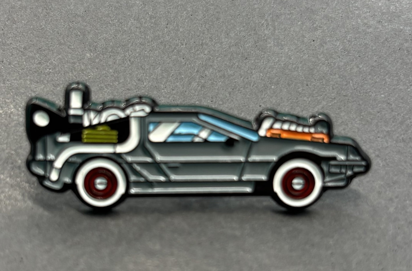 DeLorean - pin