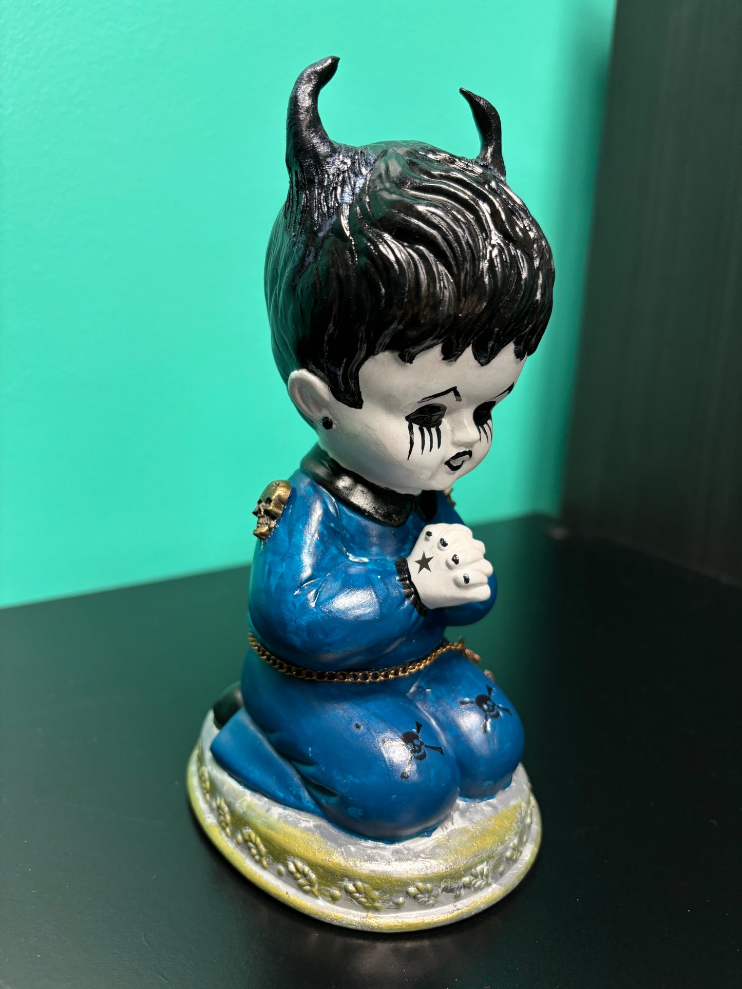 Blue Demon Praying - Art Statue