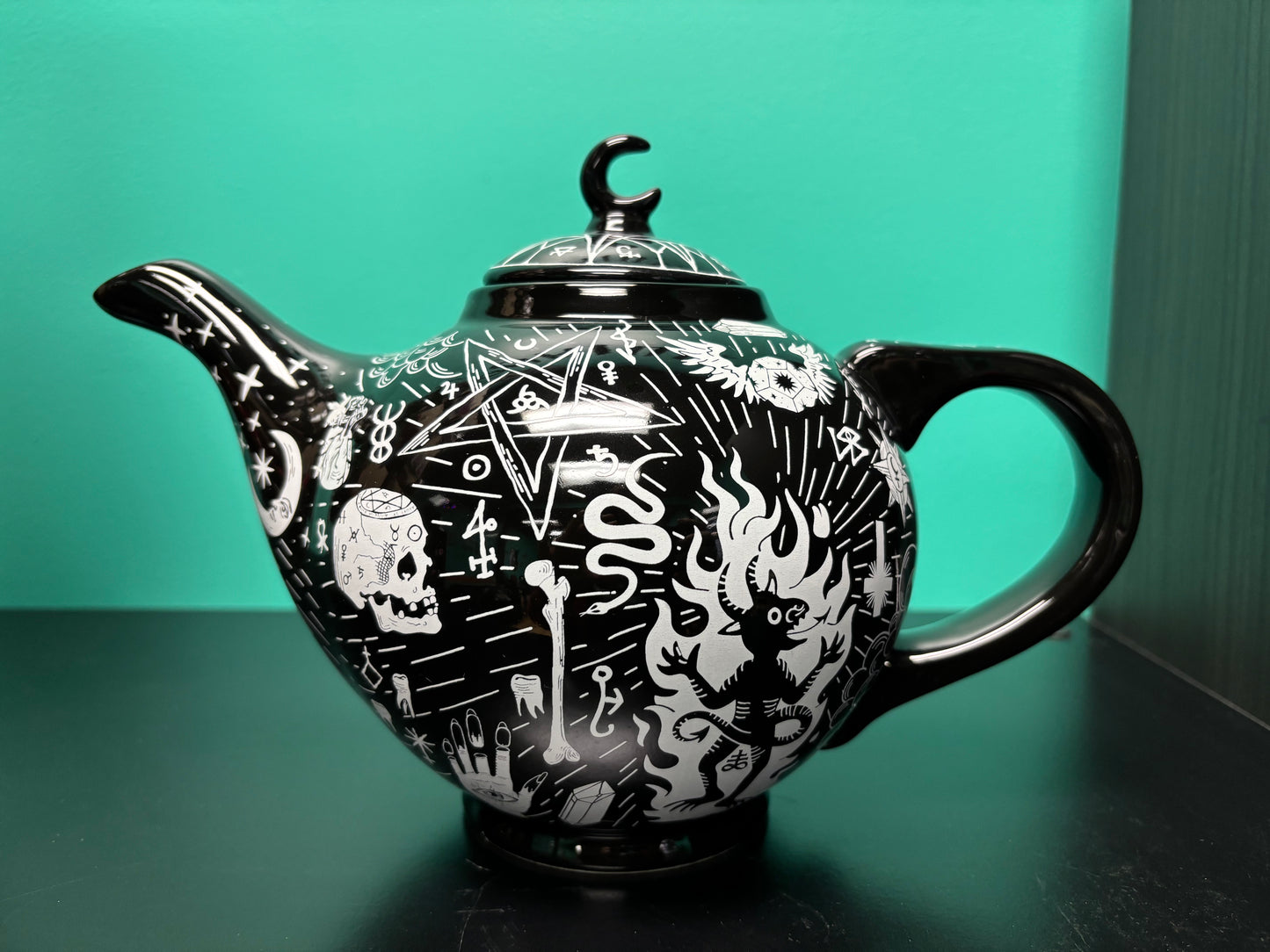 Witches Brew Victorian Coven - Teapot