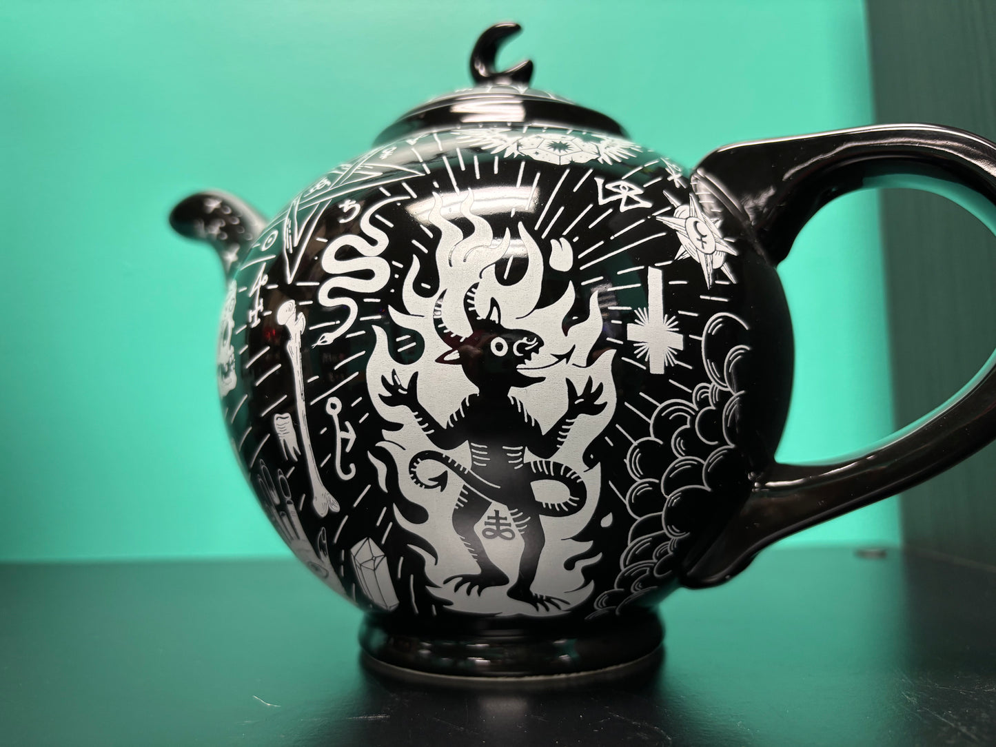 Witches Brew Victorian Coven - Teapot