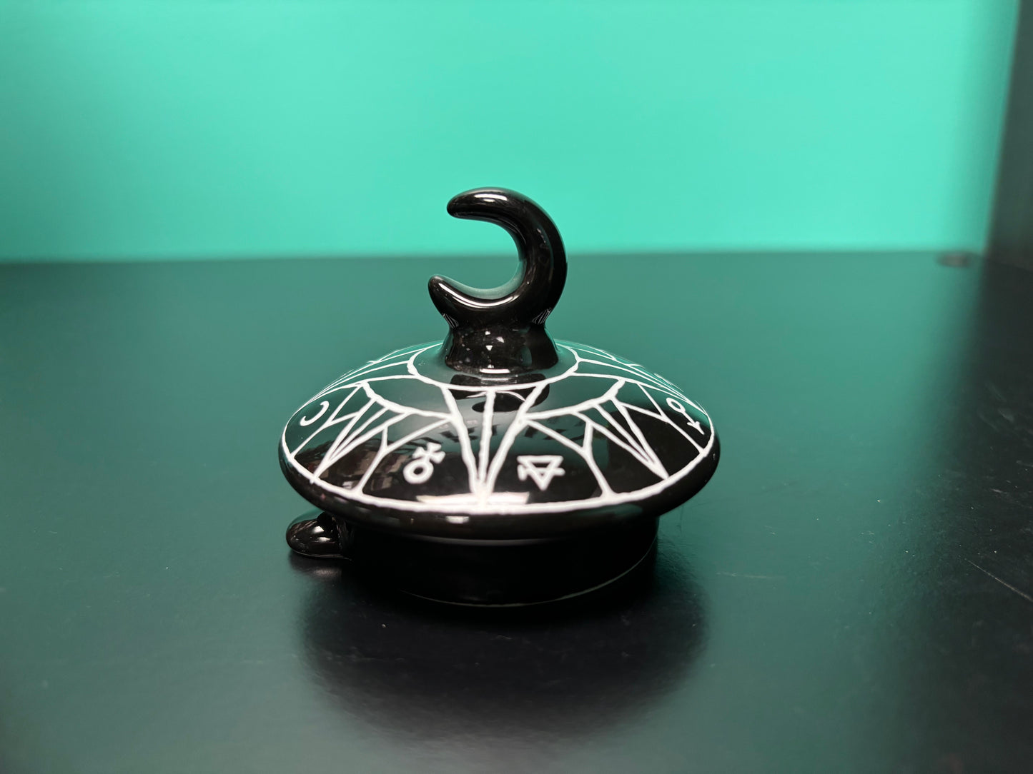 Witches Brew Victorian Coven - Teapot
