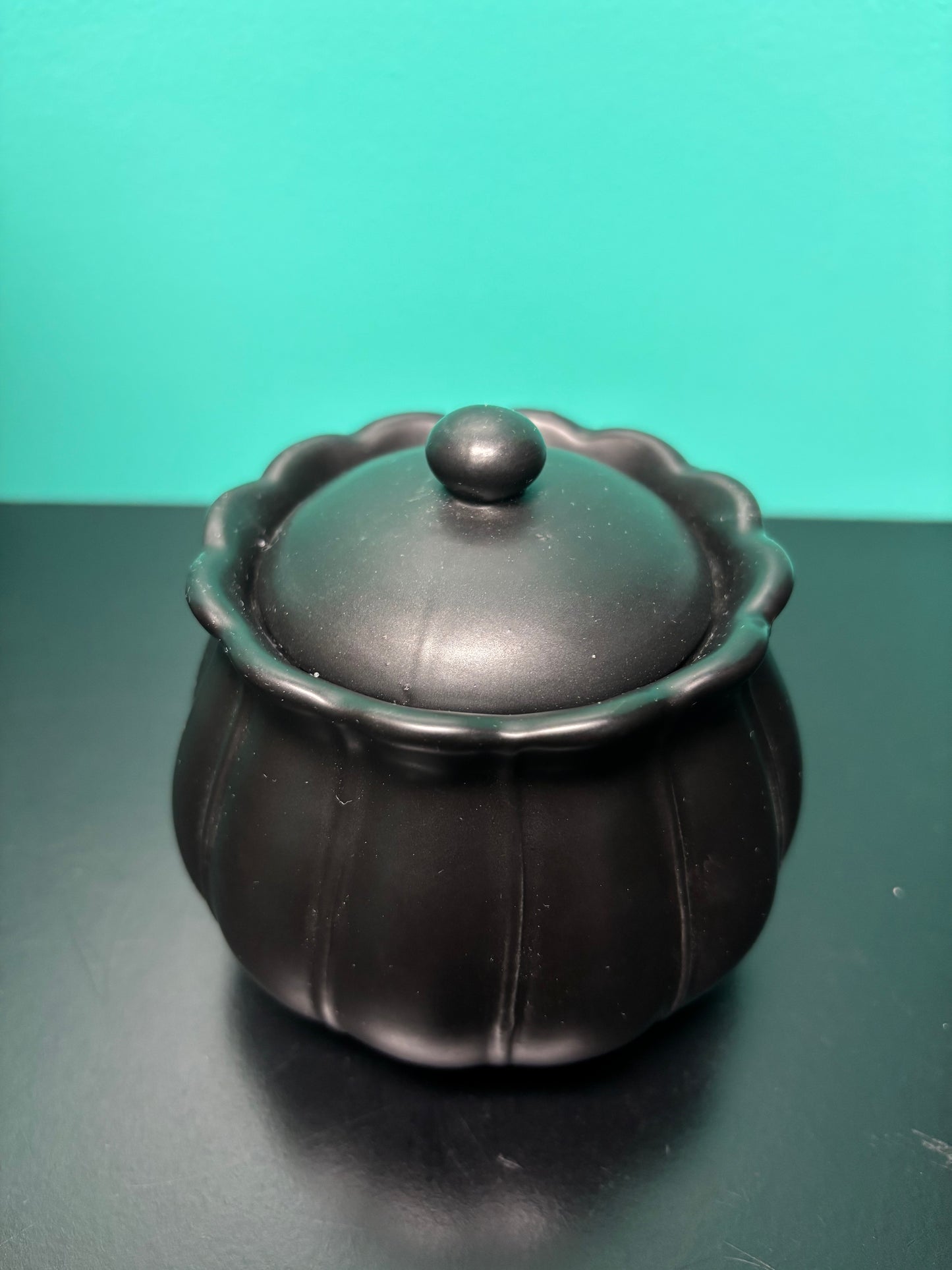 Black Scalloped - Sugar Bowl and Creamer