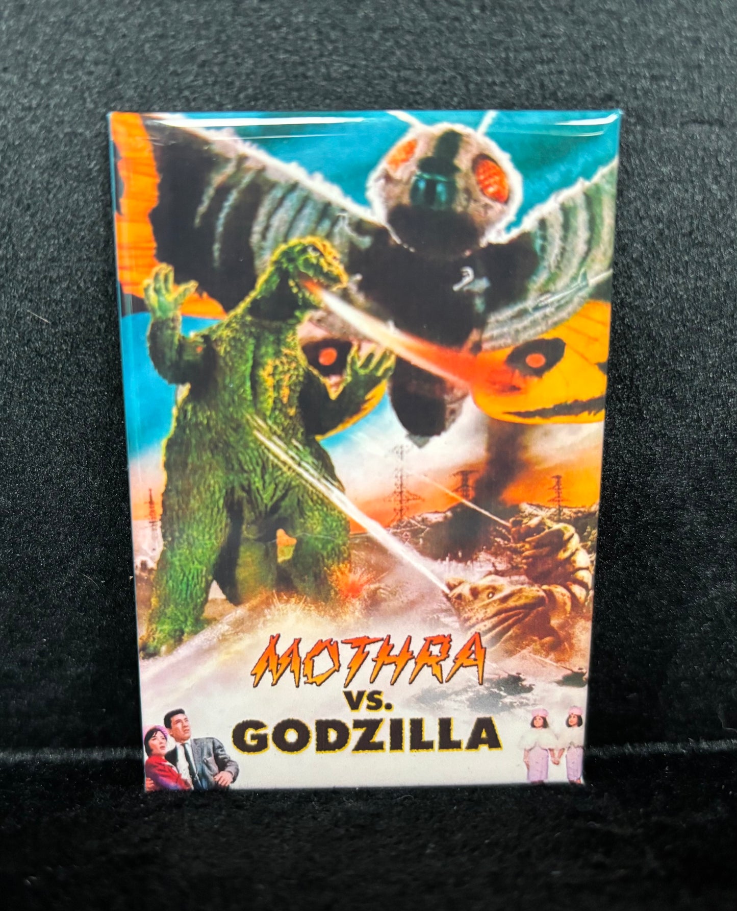 Mothra vs. Godzilla - magnet
