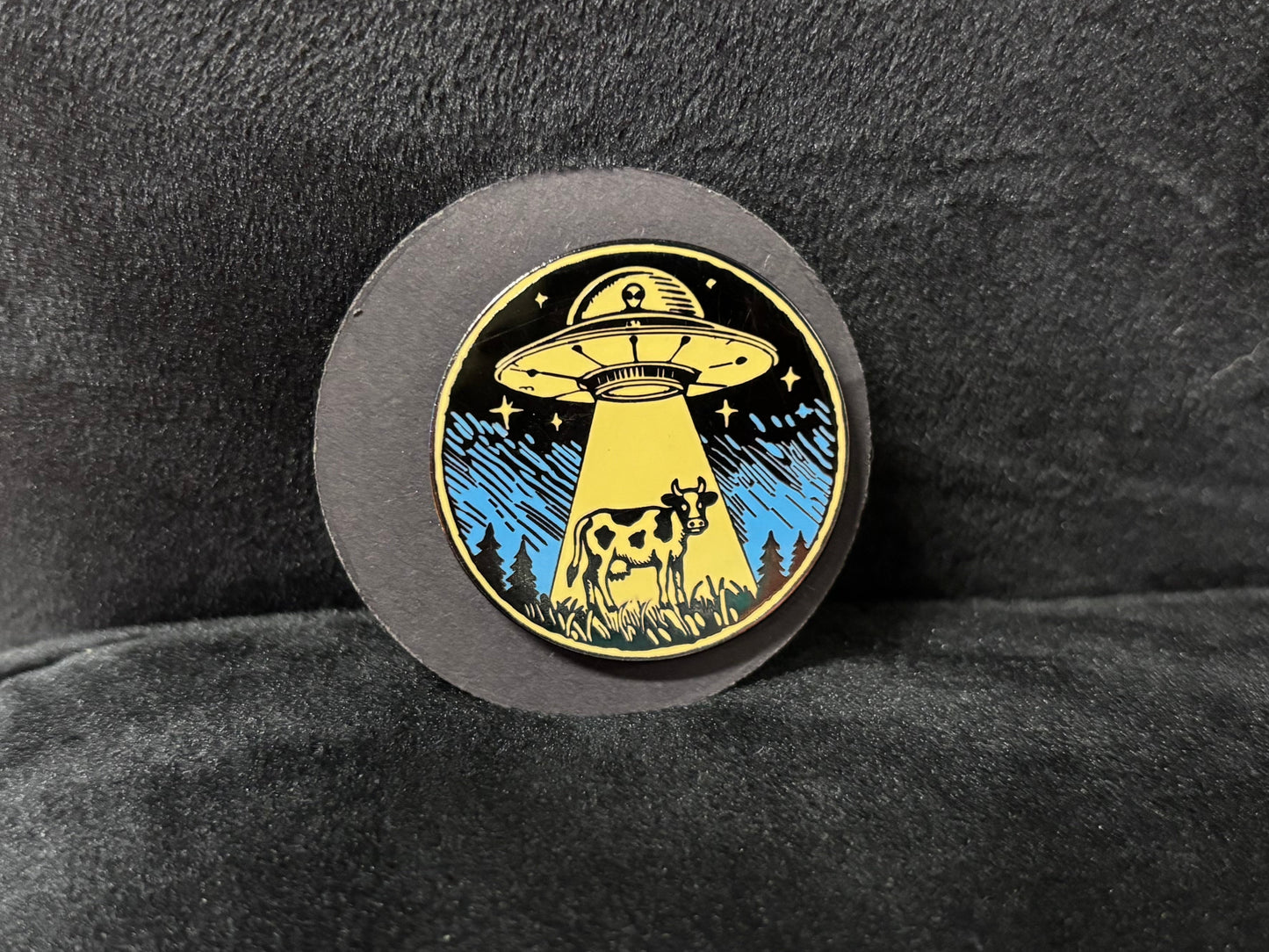 UFO Cow - Pin