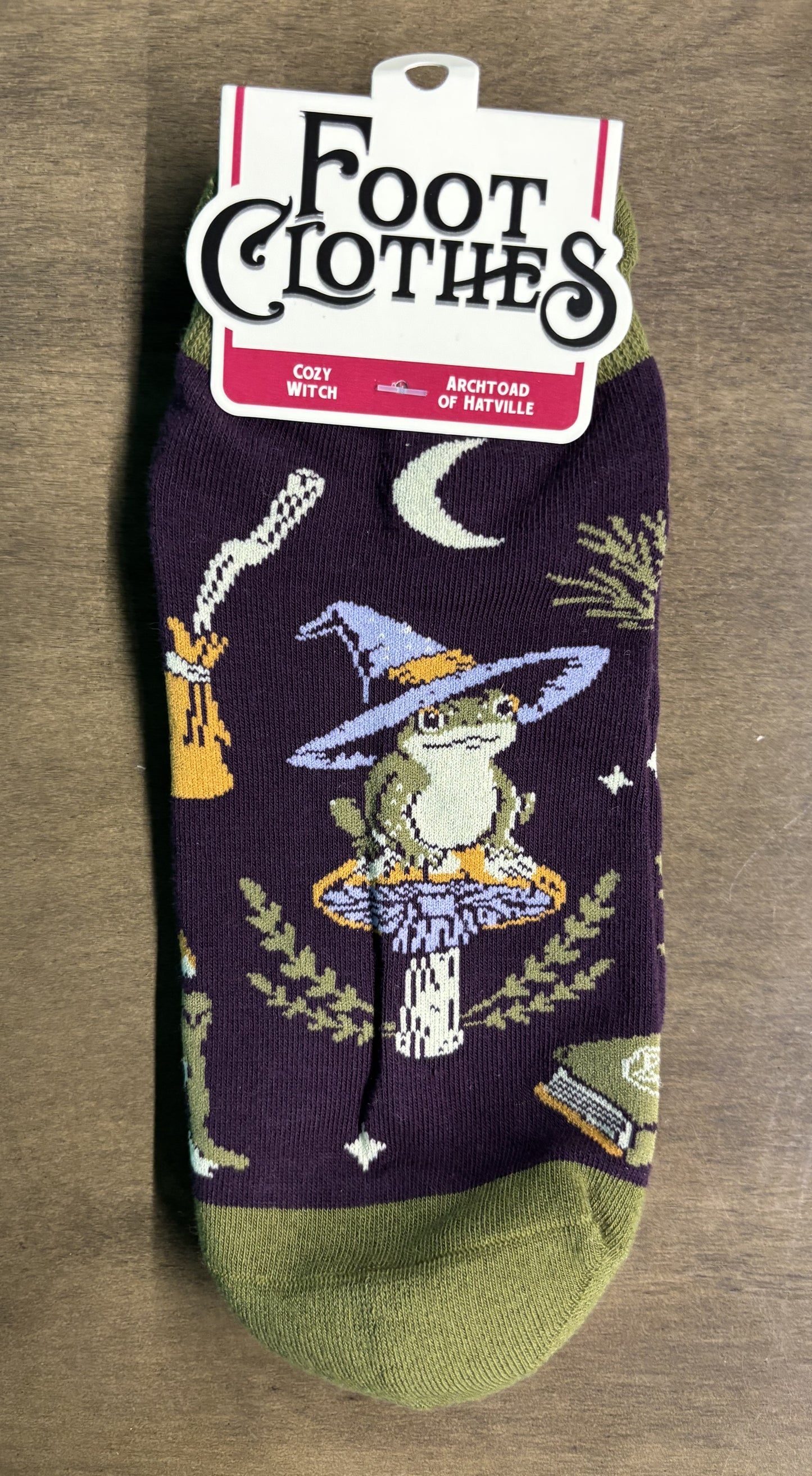 Archtoad of Hatville - ankle socks