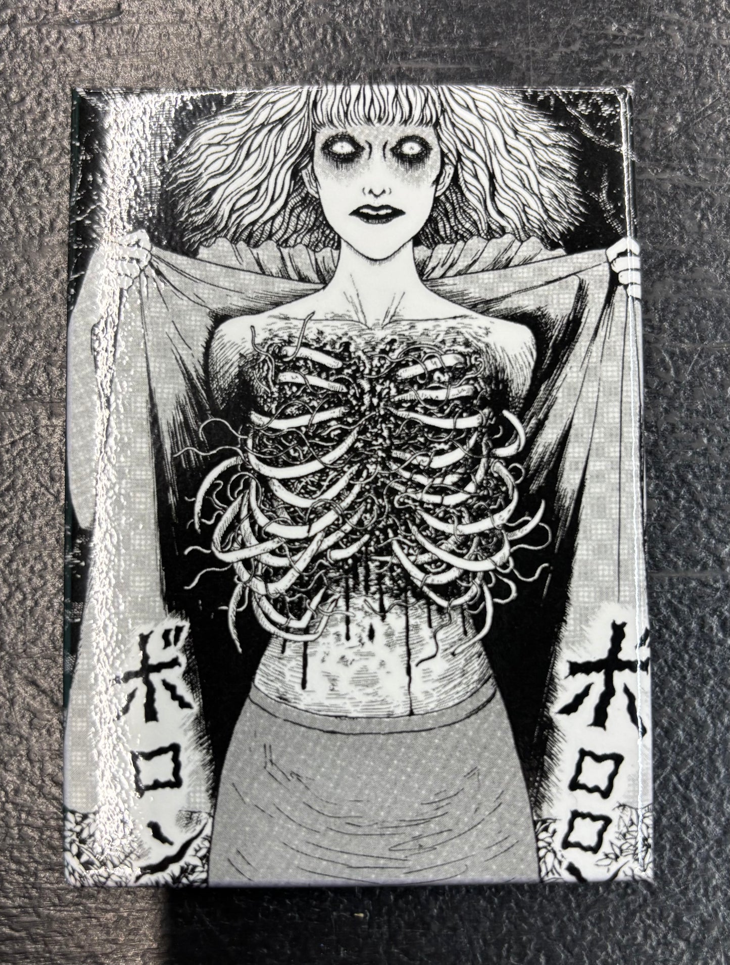 Maniac Ribs Woman - Junji Ito - Magnet
