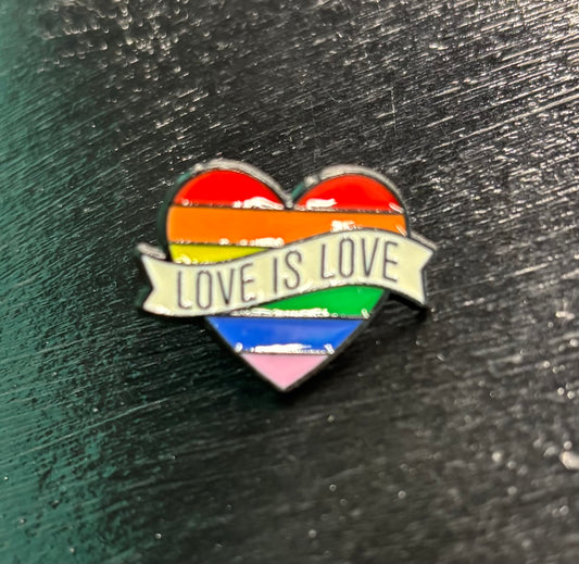 Live is Love - Pin