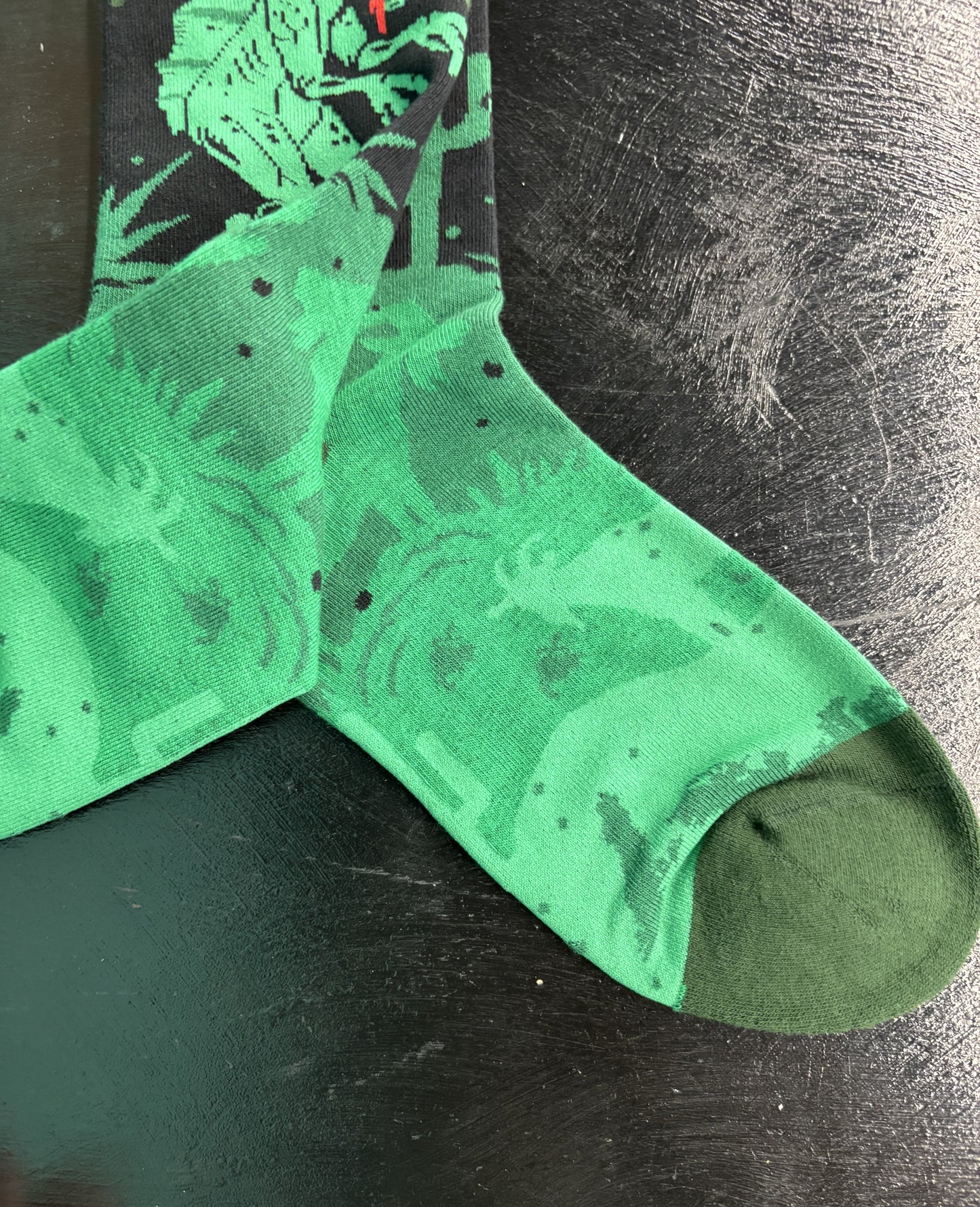 El Chupacabra - crew socks