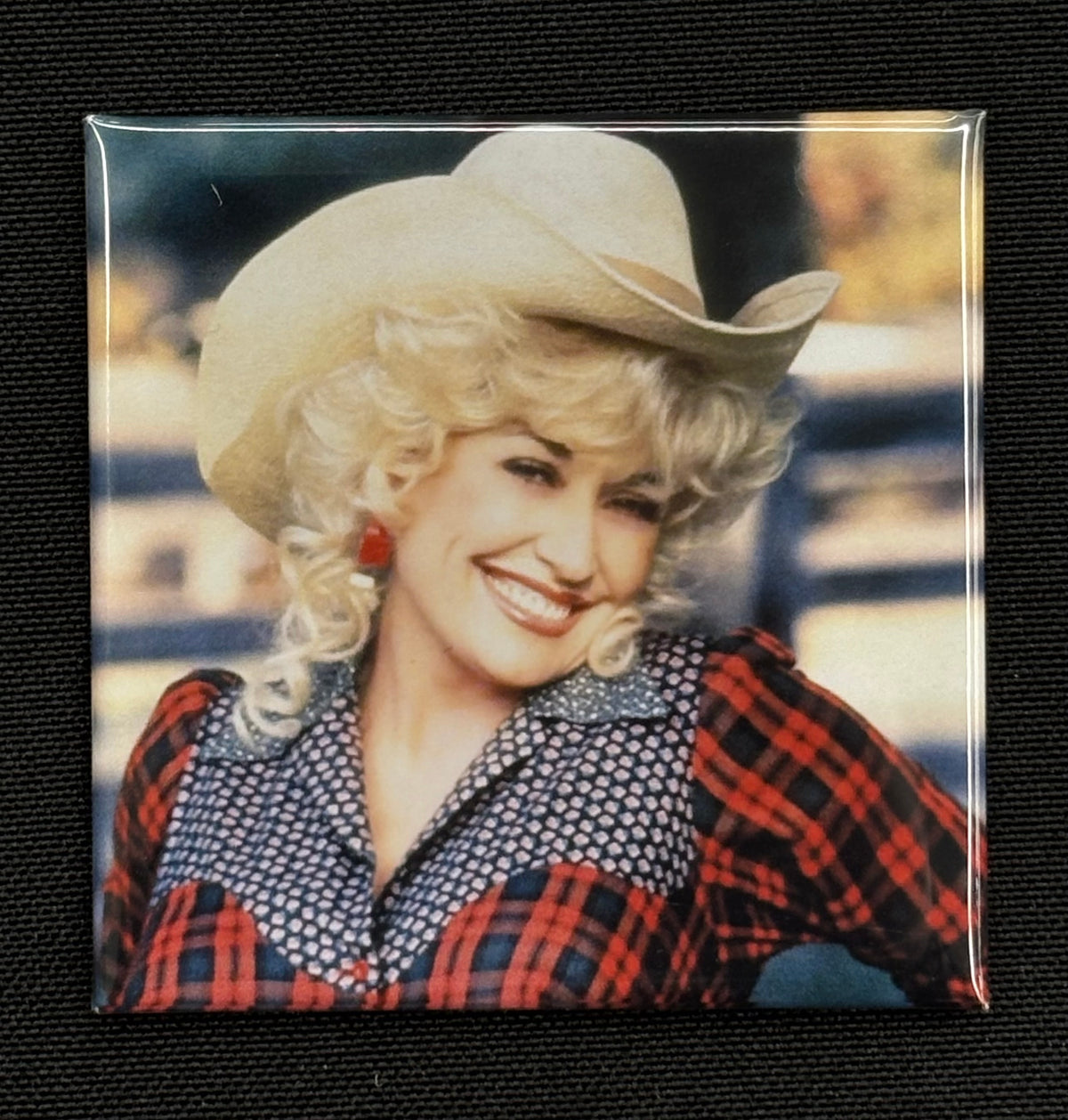 Dolly with cowboy hat - magnet