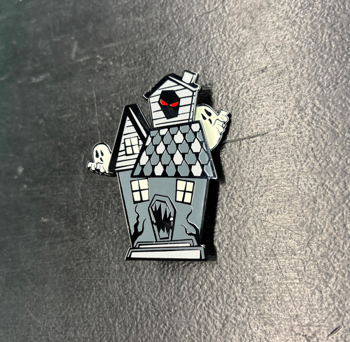 Haunted House Moving Ghost - Pin