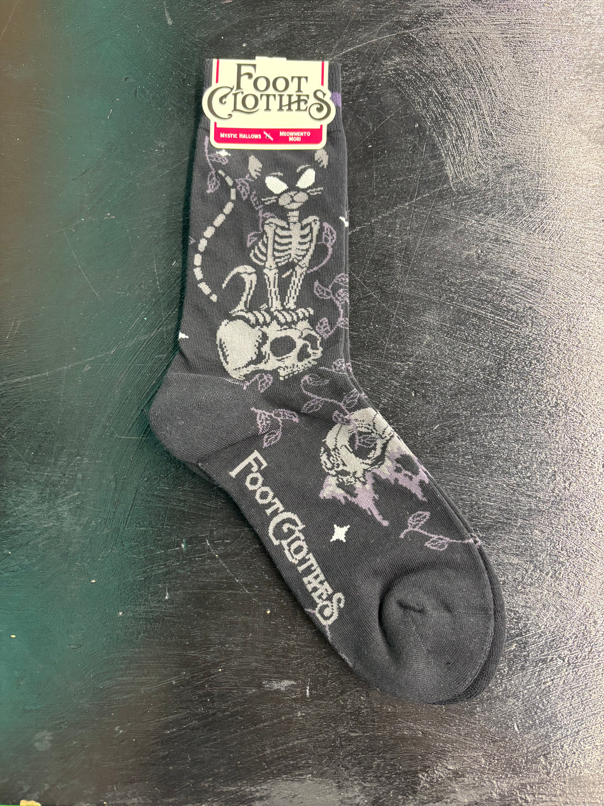 Meowmento Mori - Crew Socks