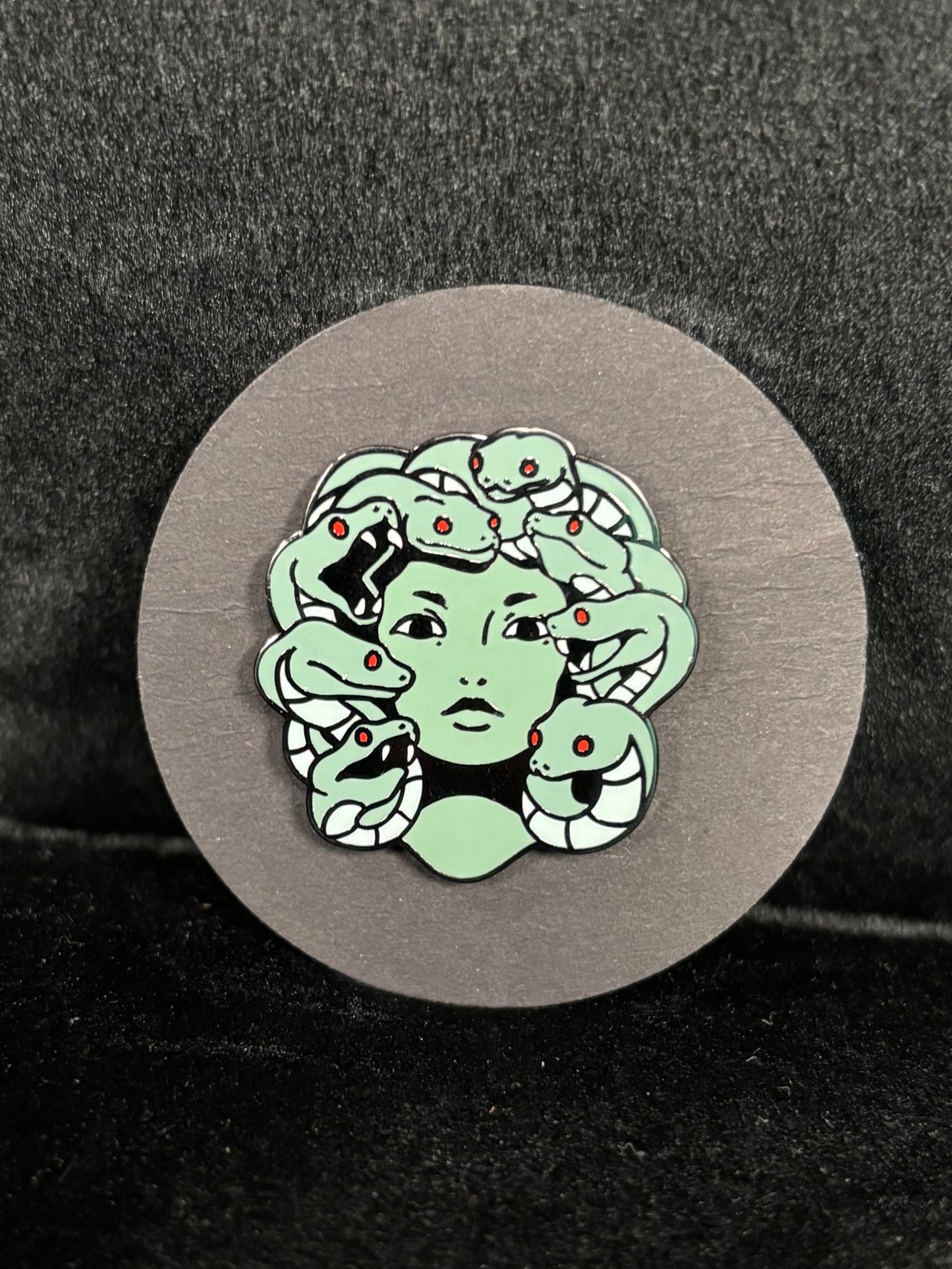 Medusa - Pin