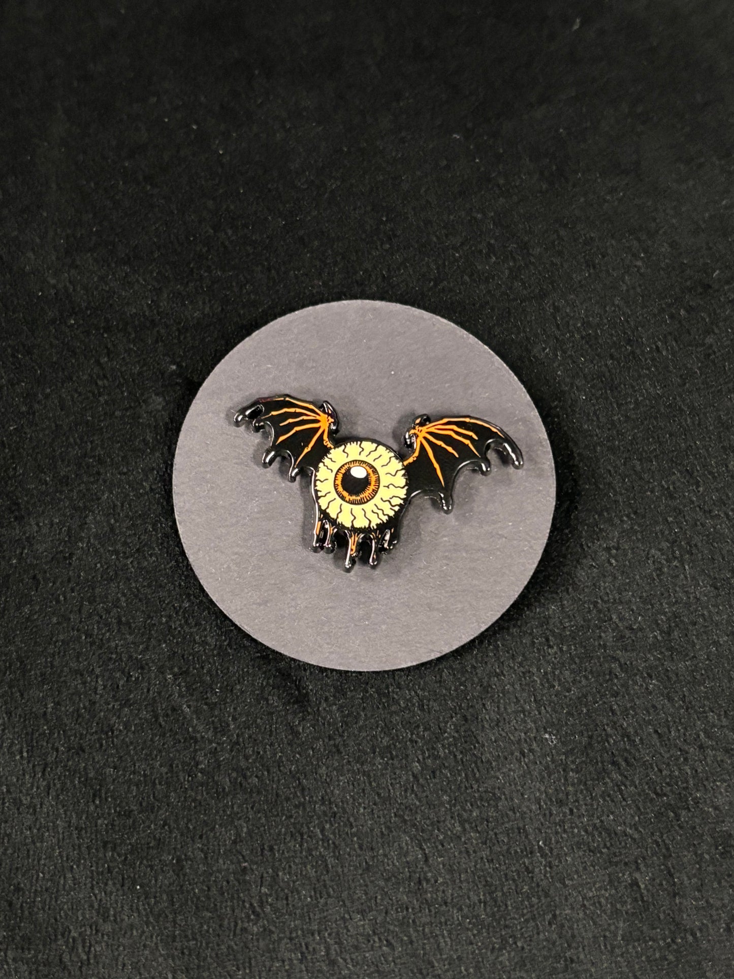 Flying Eyeball - Pin
