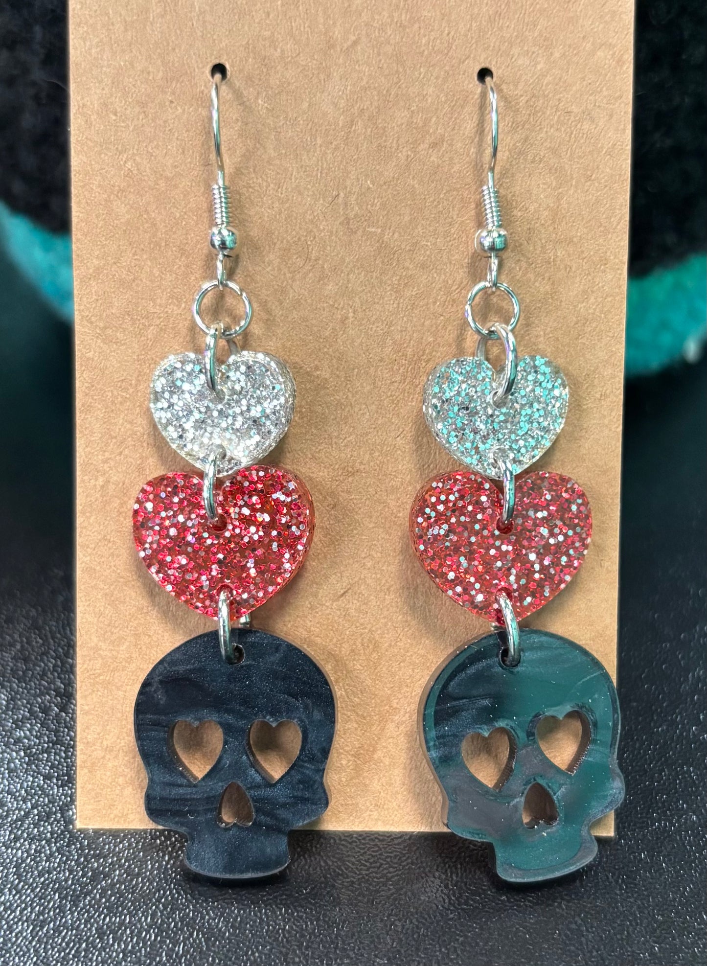 Sparkle Hearts and Black Skull - Earrings