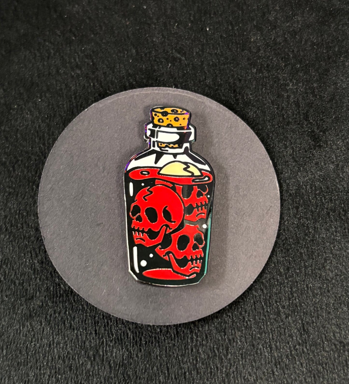 Skull Bottle - Pin