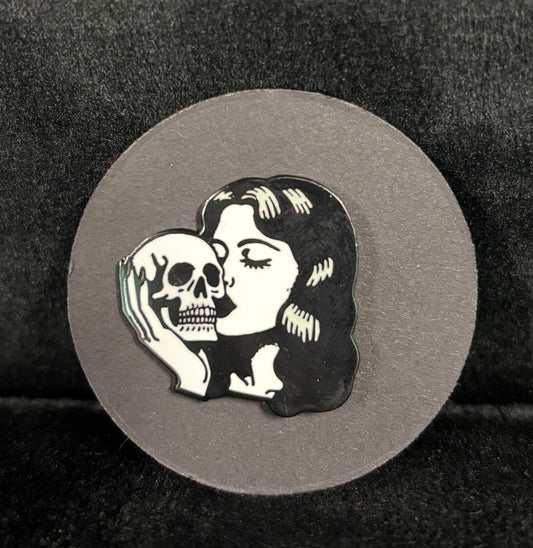 Skull Woman - pin