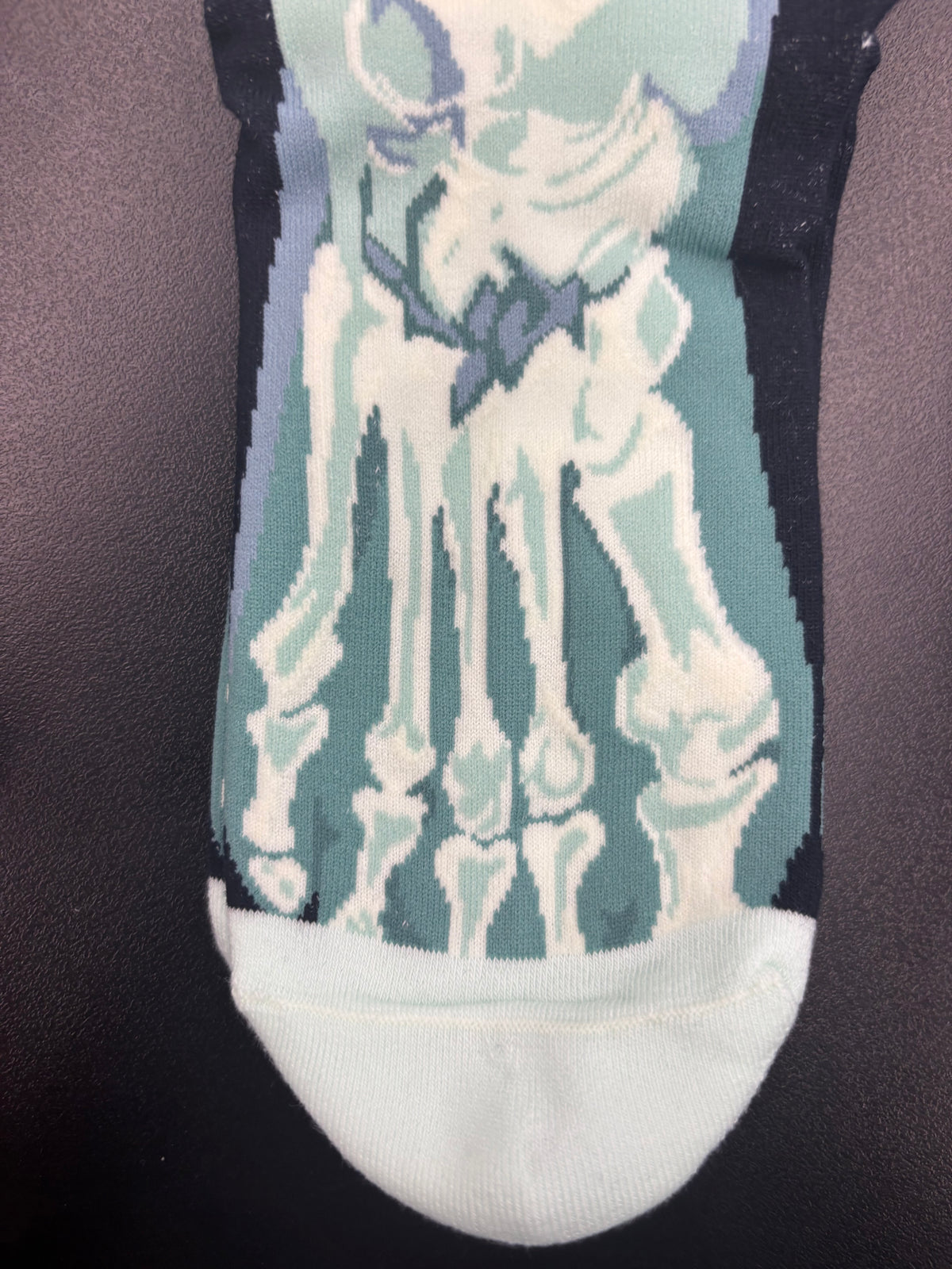 Skeletoes - crew socks