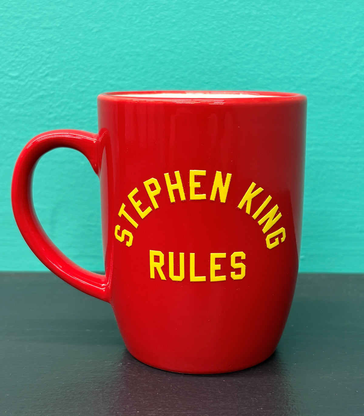 Stephen King Rules, Red and Yellow - mug